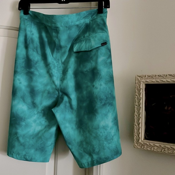 VEECE~Board Shorts / Stretch / Like New - Picture 4 of 15